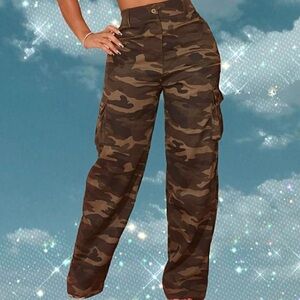 Baggy Camo Cargo Pants